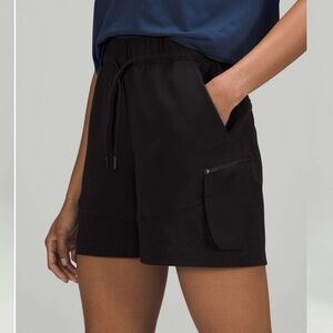 Lululemon Relaxed High-Rise Cargo Short 4.5"